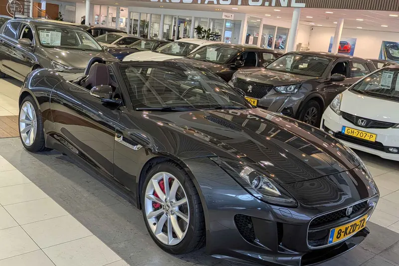 Jaguar F-Type (2013)