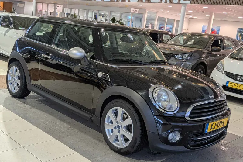 MINI Cooper (2011)