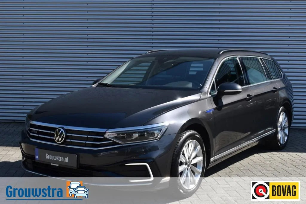 Volkswagen Passat (2021) — foto 1