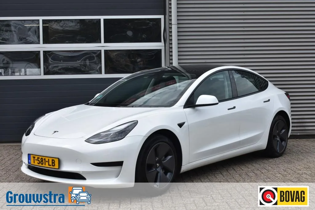 Tesla Model 3 (2023) — foto 1