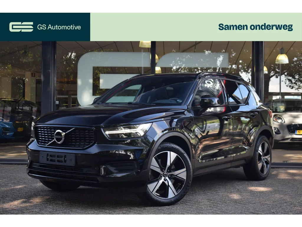Volvo XC40 (2022) — foto 1
