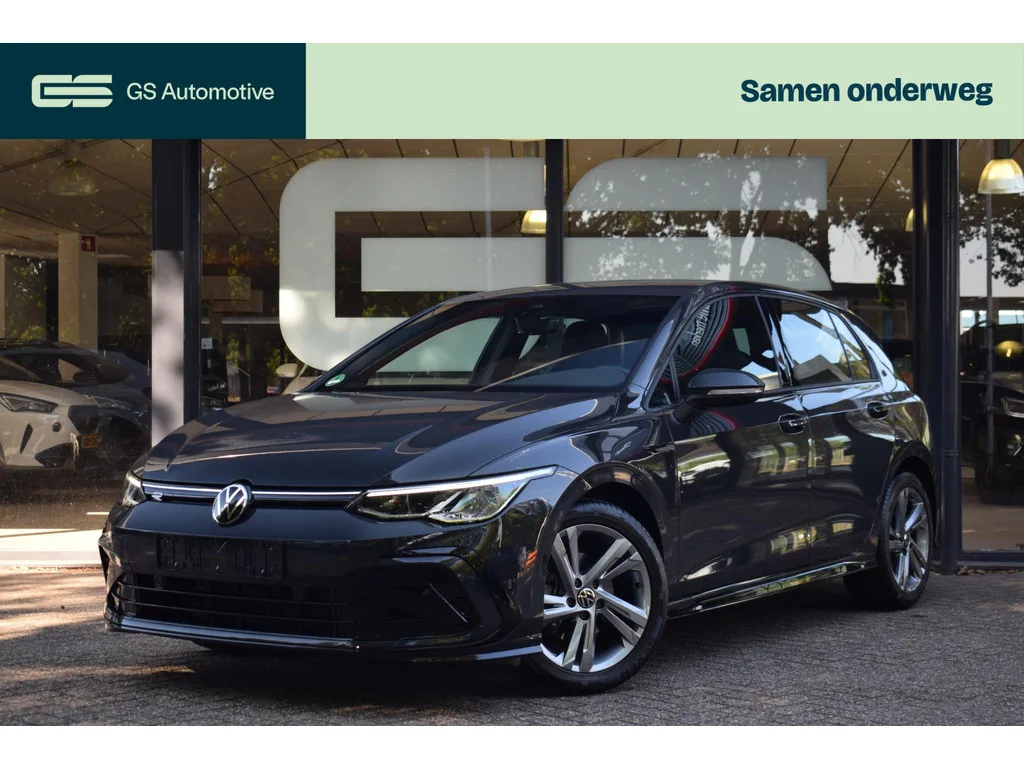 Volkswagen Golf (2024) — foto 1