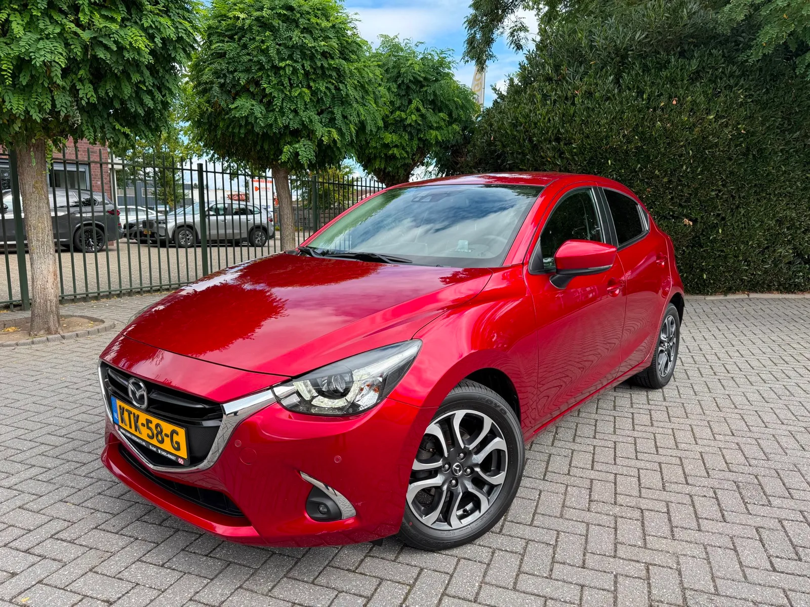 Mazda 2 (2019) — foto 1