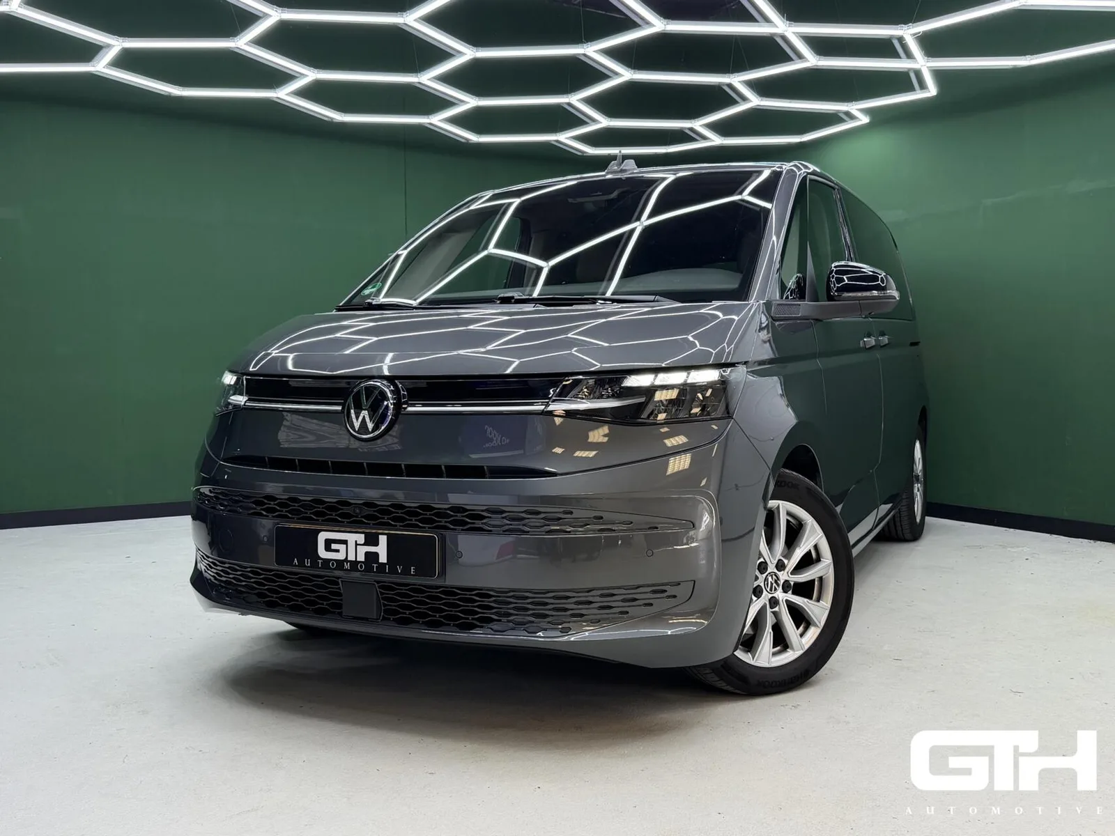 Volkswagen Multivan (2022) — foto 1