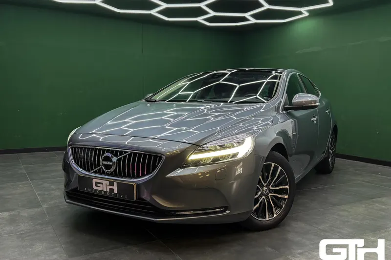 Volvo V40 (2017)