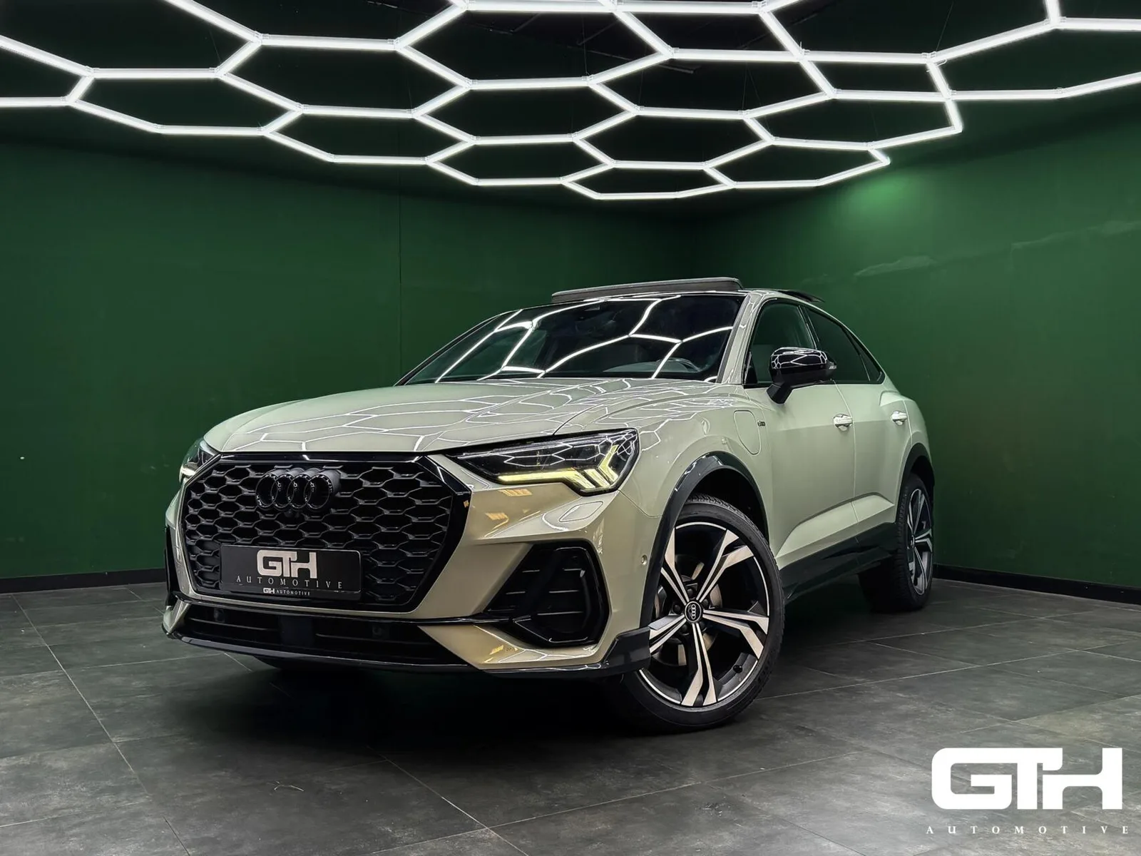 Audi Q3 (2021) — foto 1