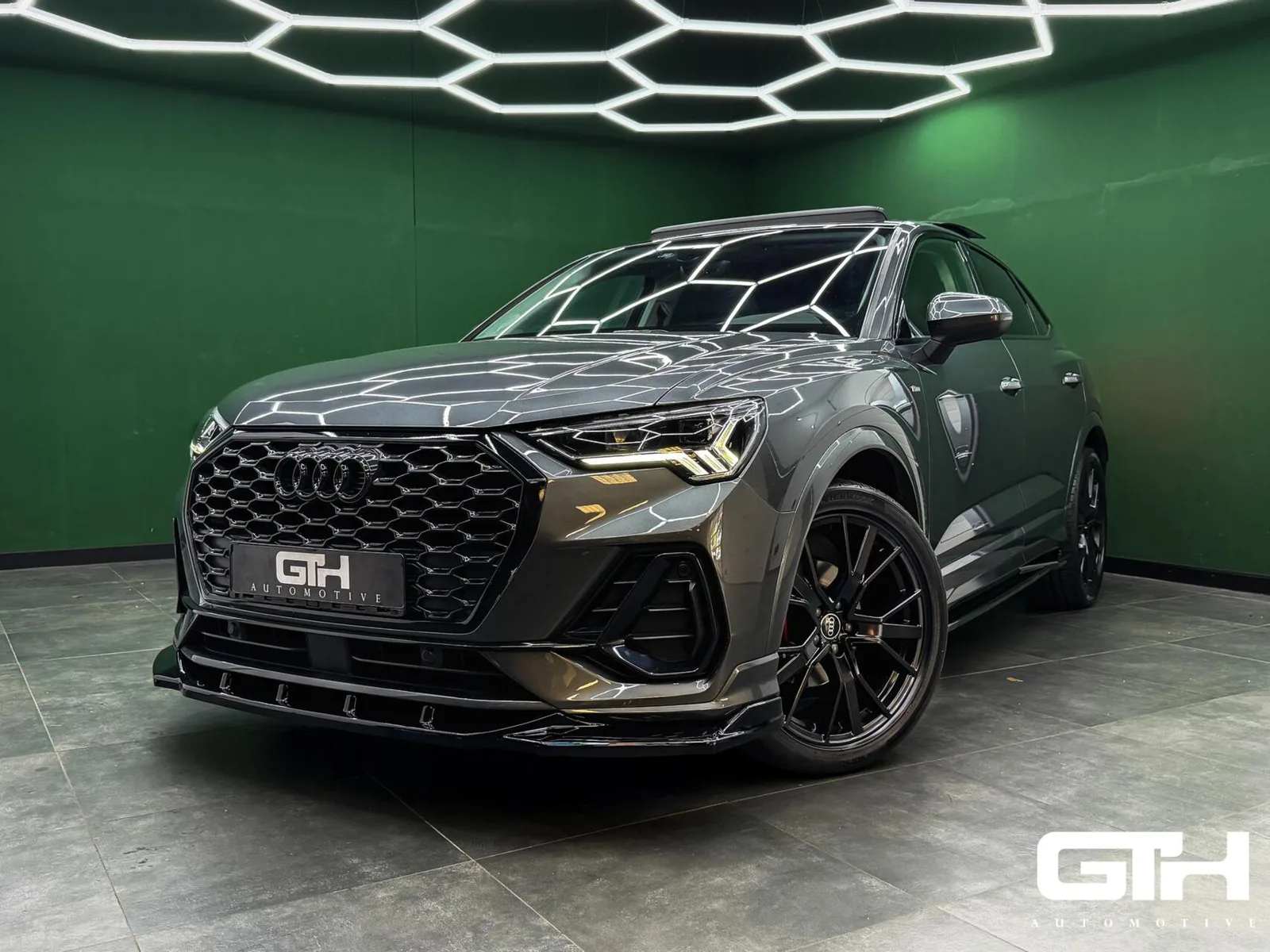 Audi Q3 (2020) — foto 1