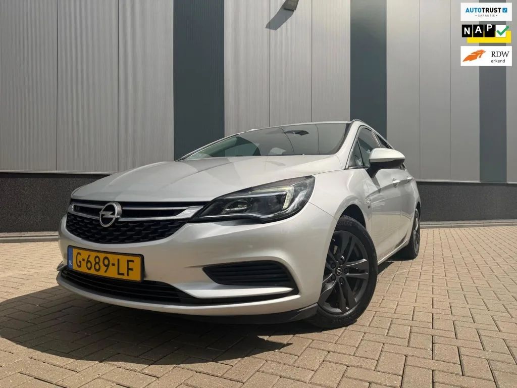 Opel Astra (2019) — foto 1
