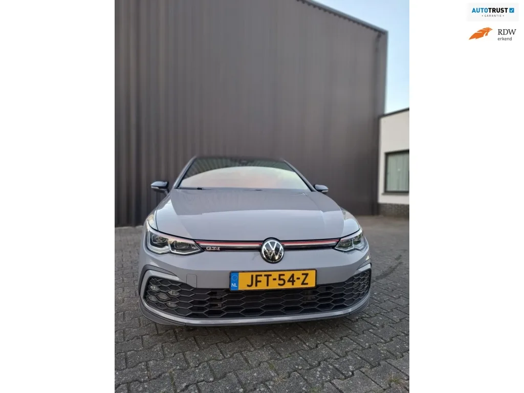 Volkswagen Golf (2021) — foto 1