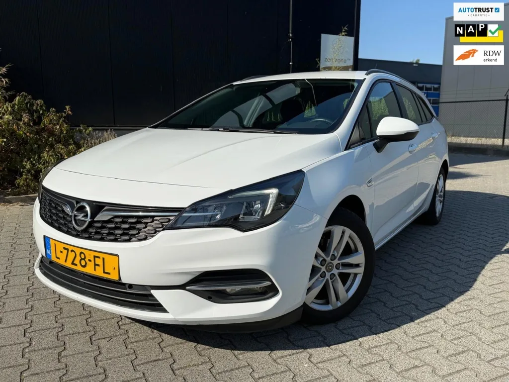 Opel Astra (2021) — foto 1