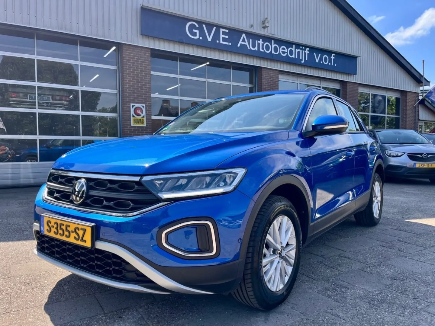 Volkswagen T-Roc (2022) — foto 1