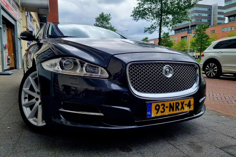 Jaguar XJ (2010)