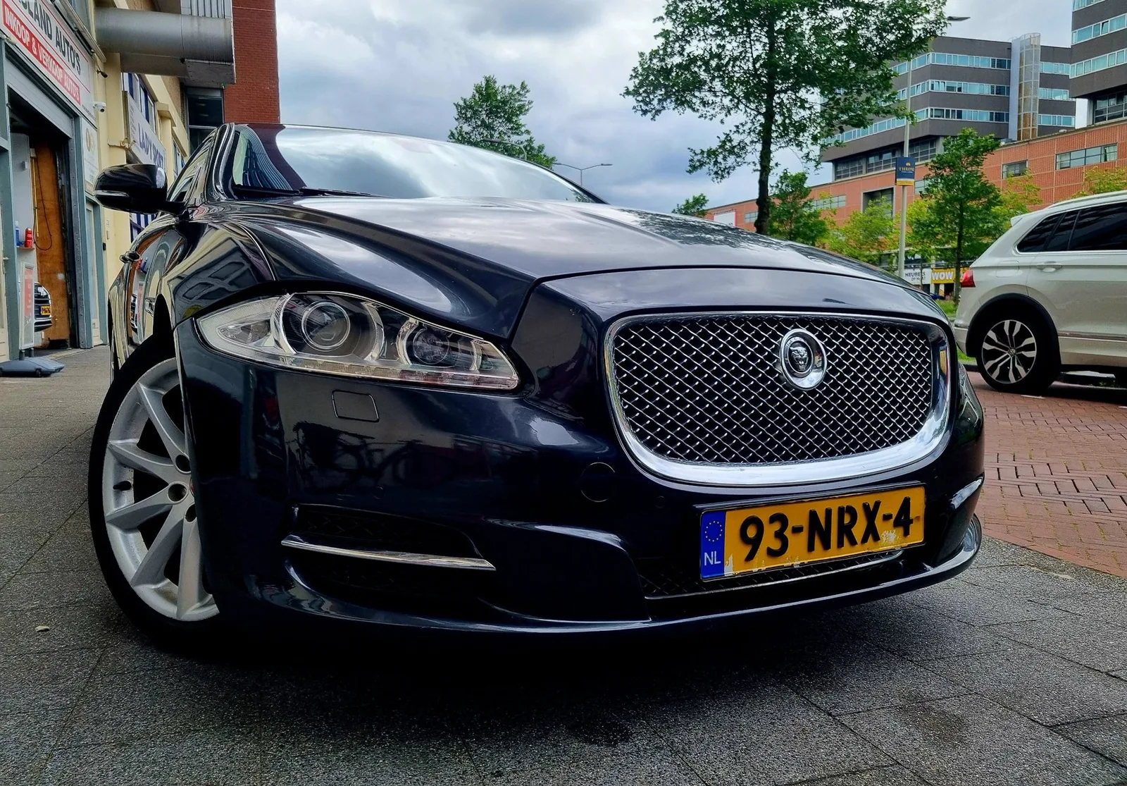 Jaguar XJ (2010) — foto 1