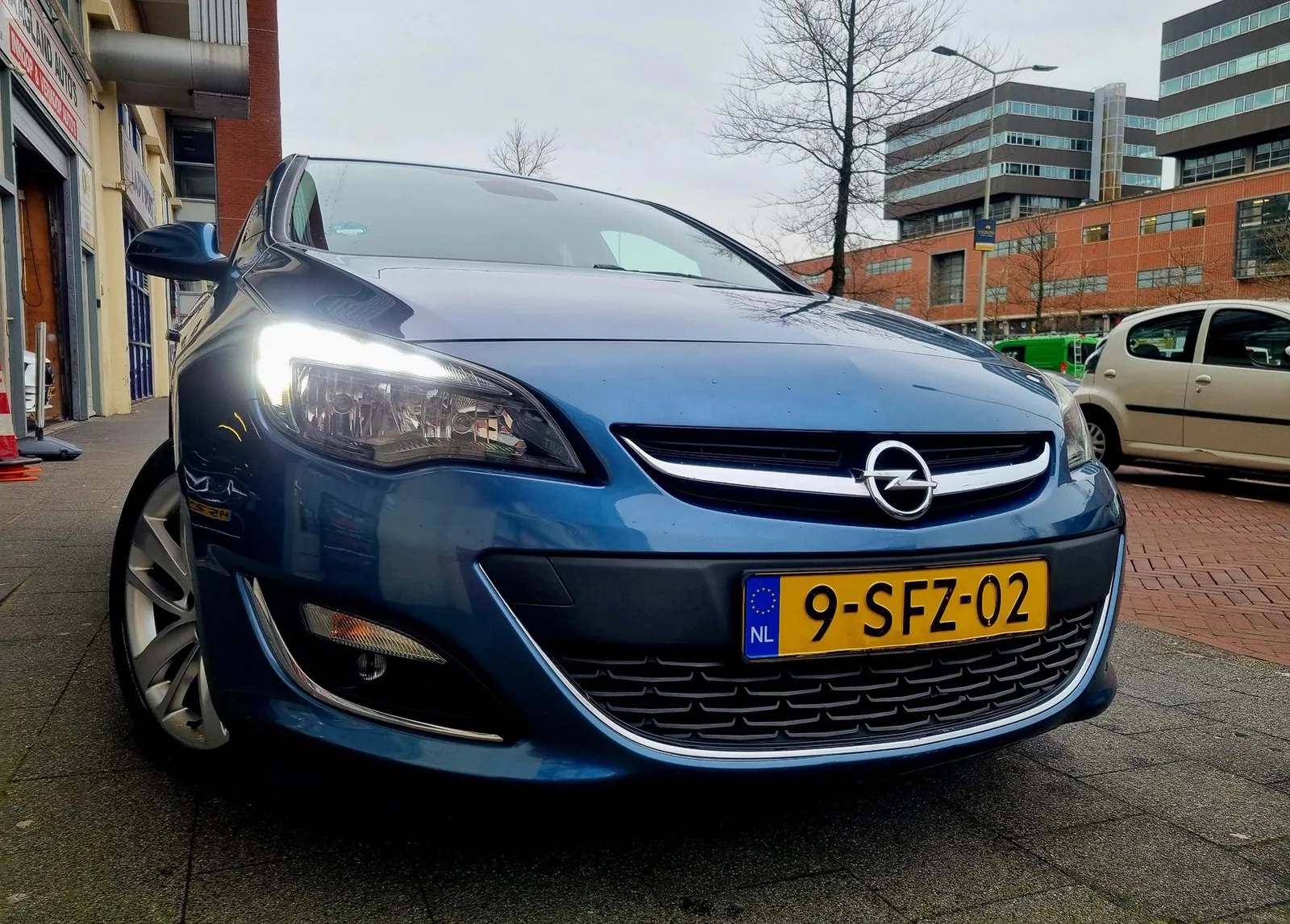 Opel Astra (2013) — foto 1