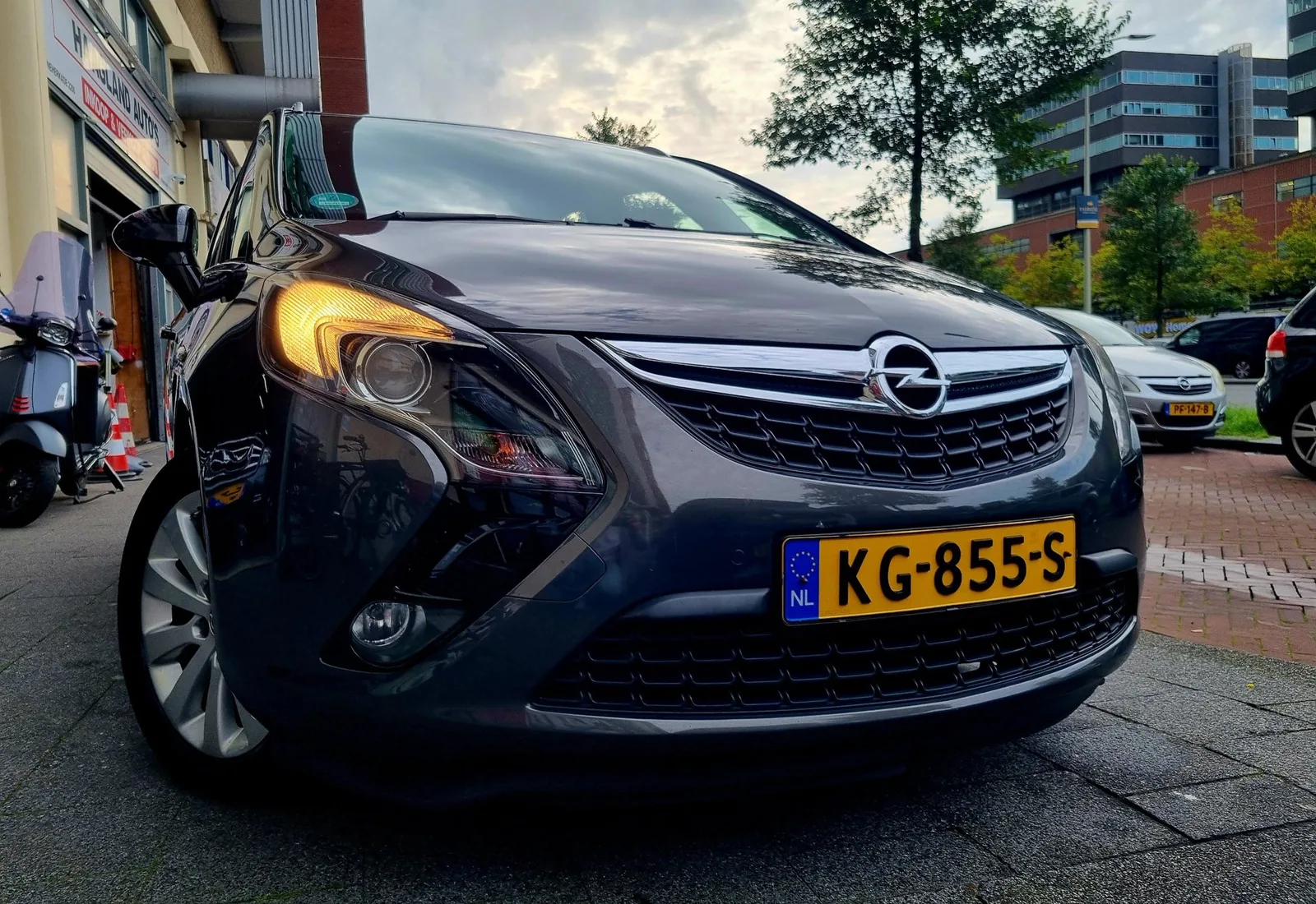 Opel Zafira (2016) — foto 1