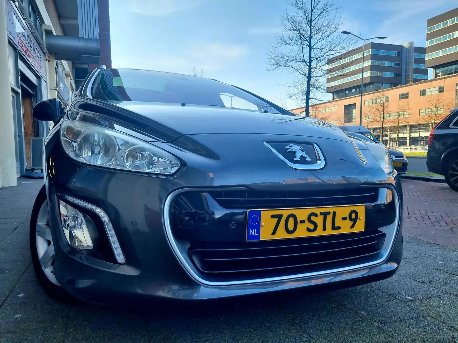 Peugeot 308 (2011) — foto 1