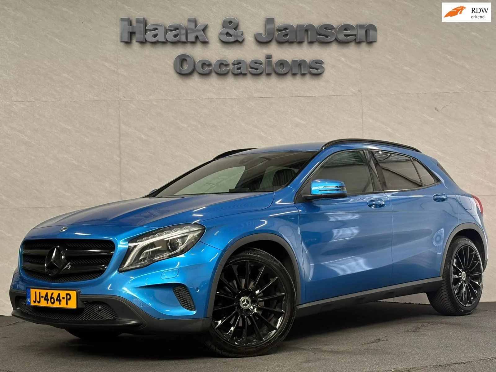 Mercedes-Benz GLA (2016) — foto 1