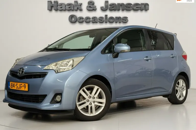 Toyota Verso-S (2011)