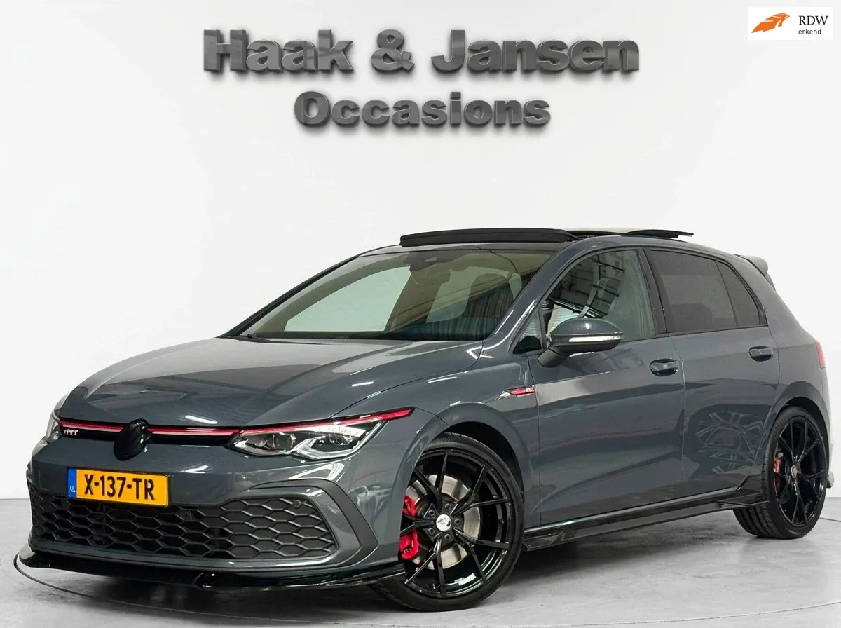 Volkswagen Golf (2021) — foto 1