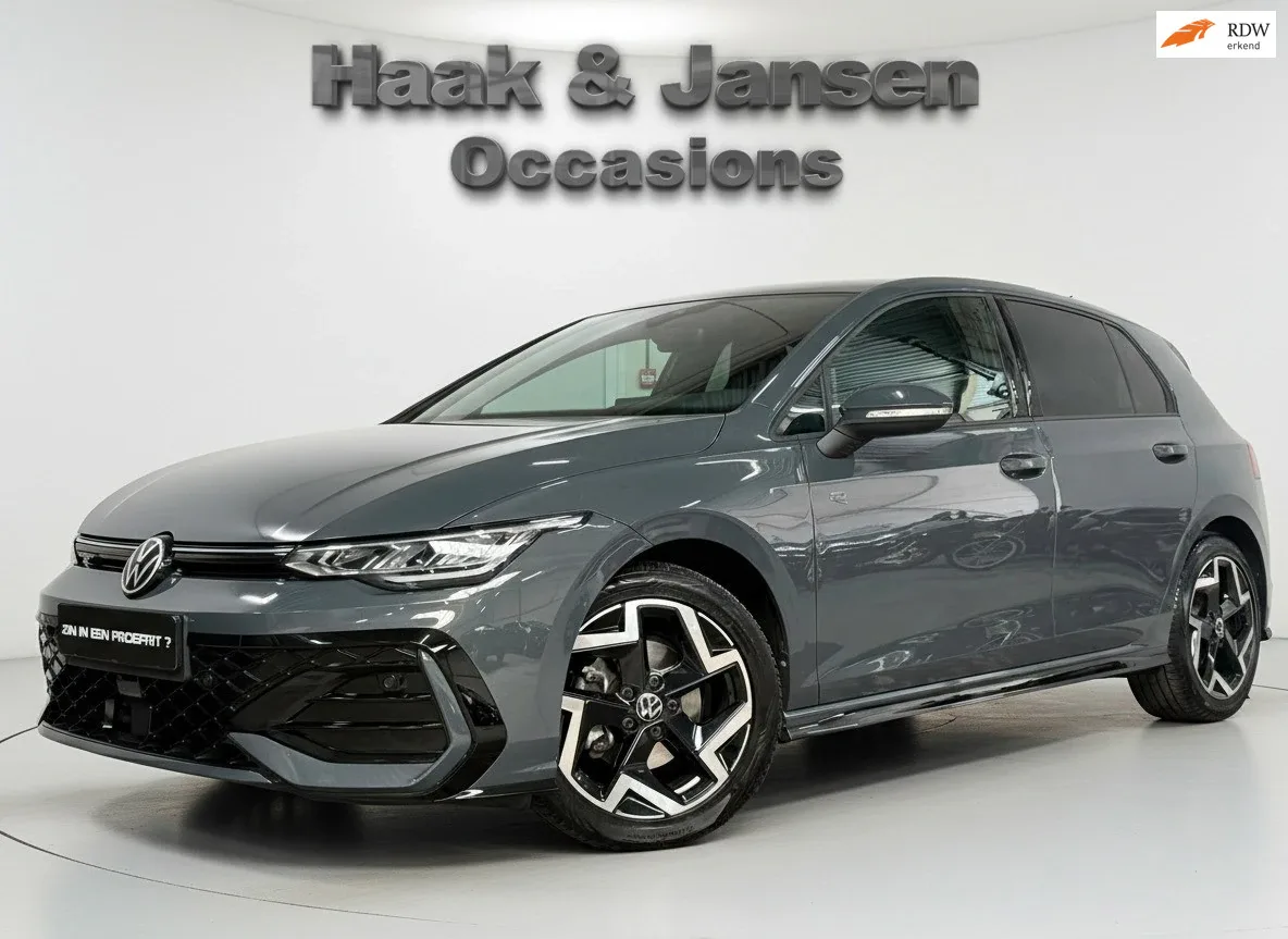 Volkswagen Golf (2025) — foto 1