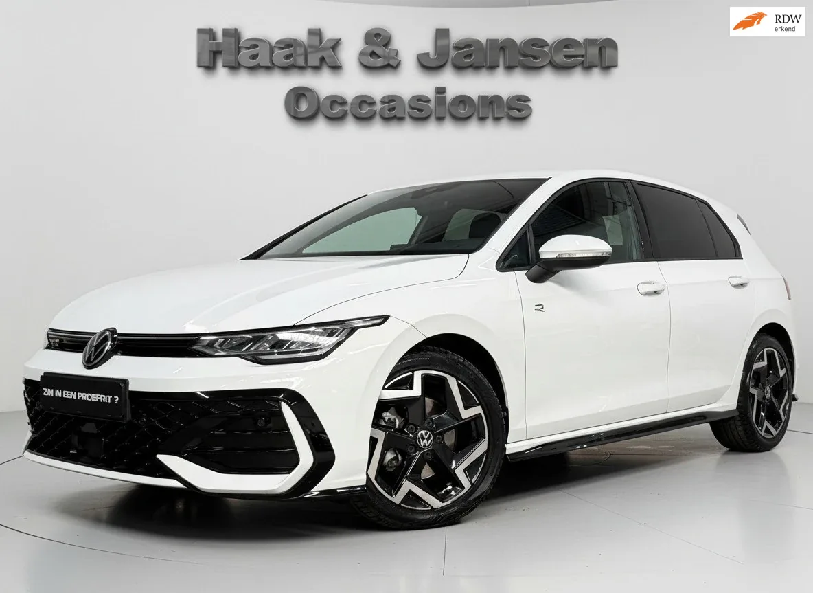Volkswagen Golf (2025) — foto 1