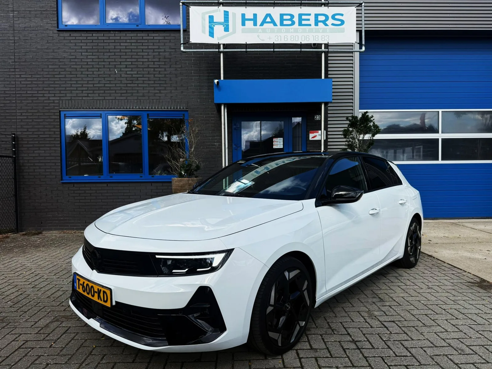 Opel Astra (2023) — foto 1