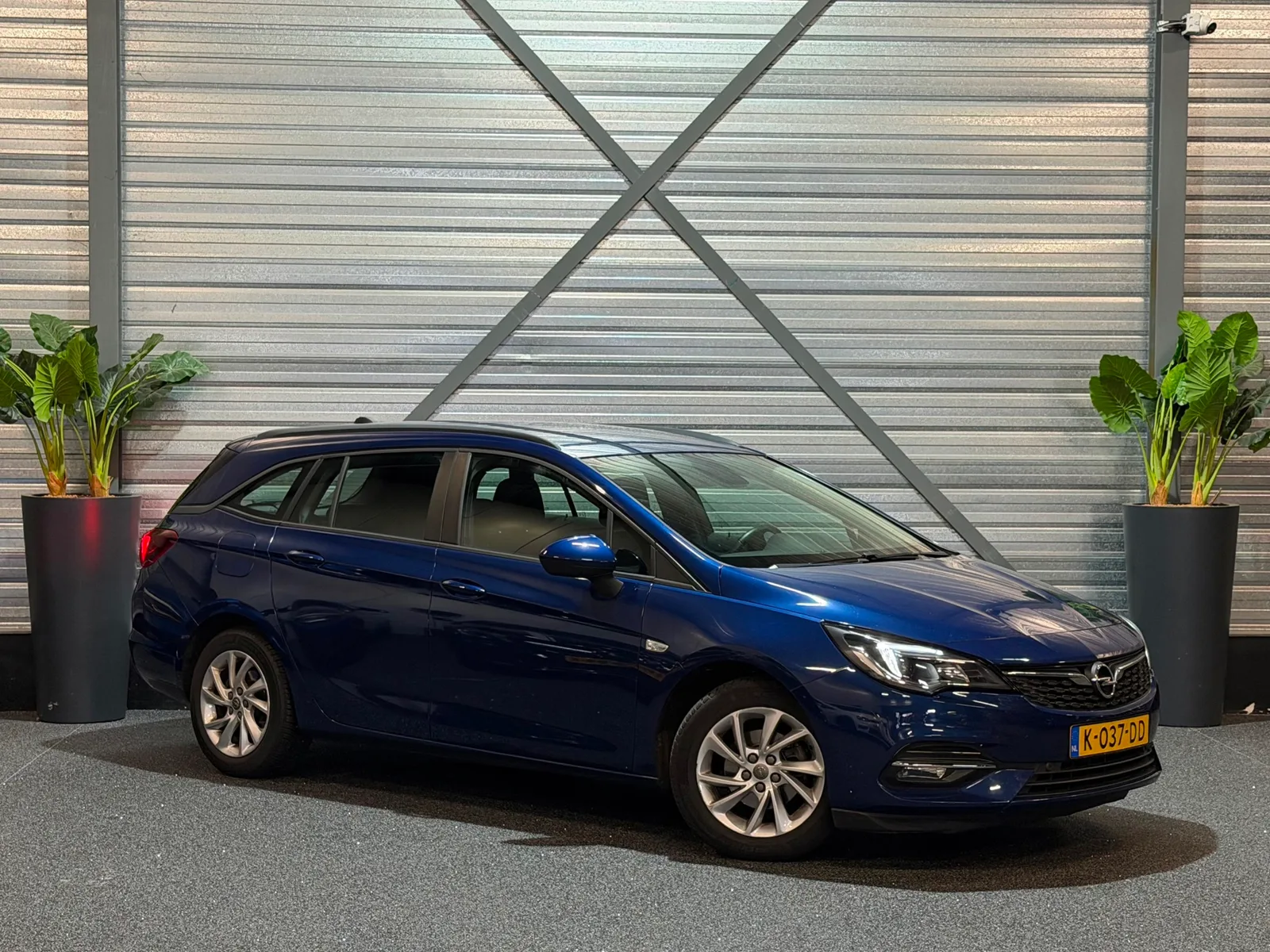 Opel Astra (2020) — foto 1
