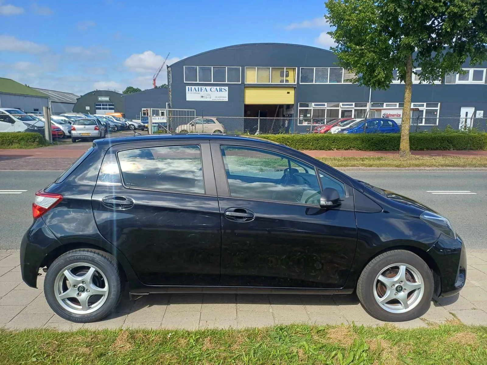 Toyota Yaris (2018) — foto 1