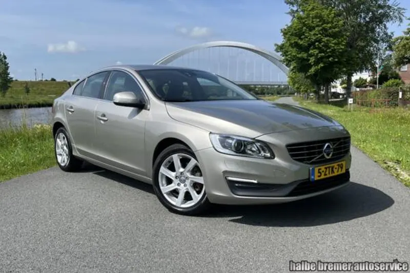 Volvo S60 (2015)