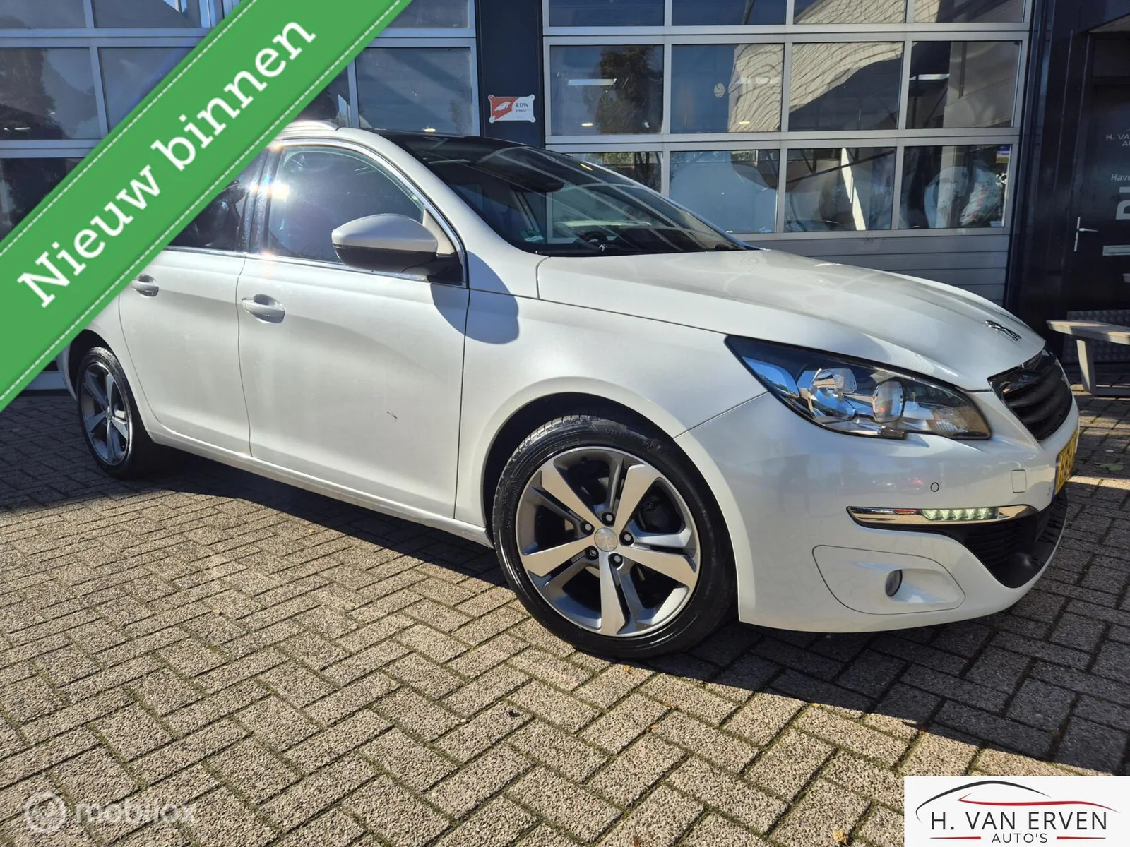 Peugeot 308 (2015) — foto 1