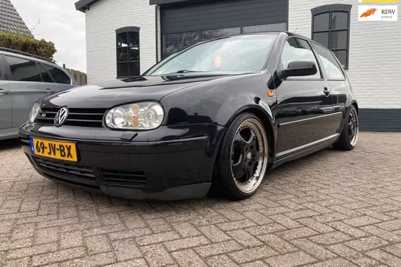 Volkswagen Golf (2002)