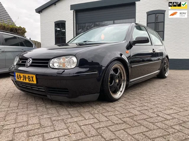 Volkswagen Golf (2002) — foto 1