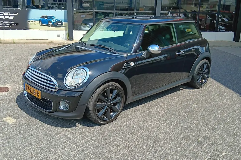 MINI One (2013)