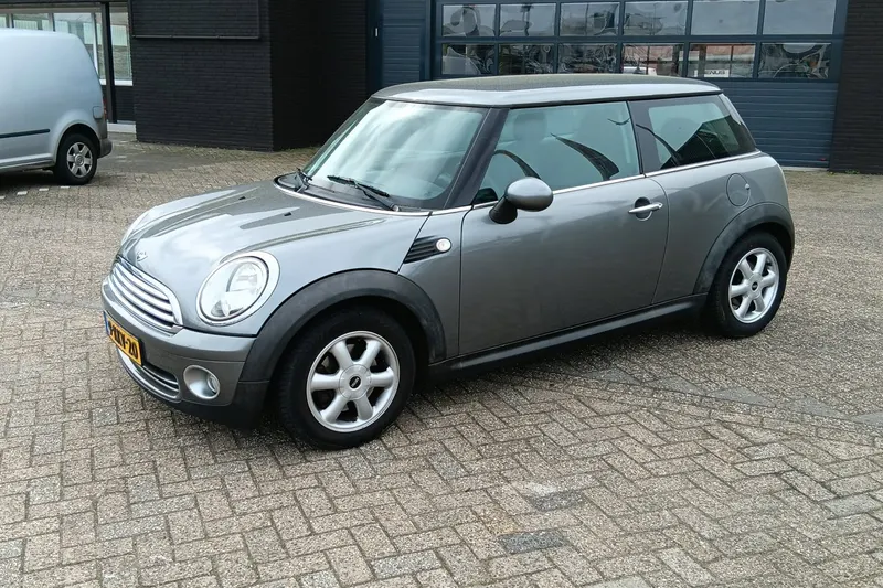 MINI One (2009)