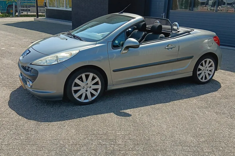 Peugeot 207 (2008)