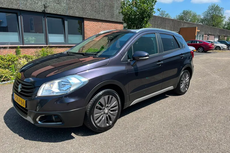 Suzuki SX4 S-Cross (2013)