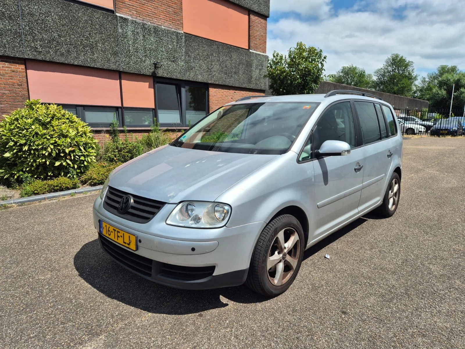 Volkswagen Touran (2006) — foto 1