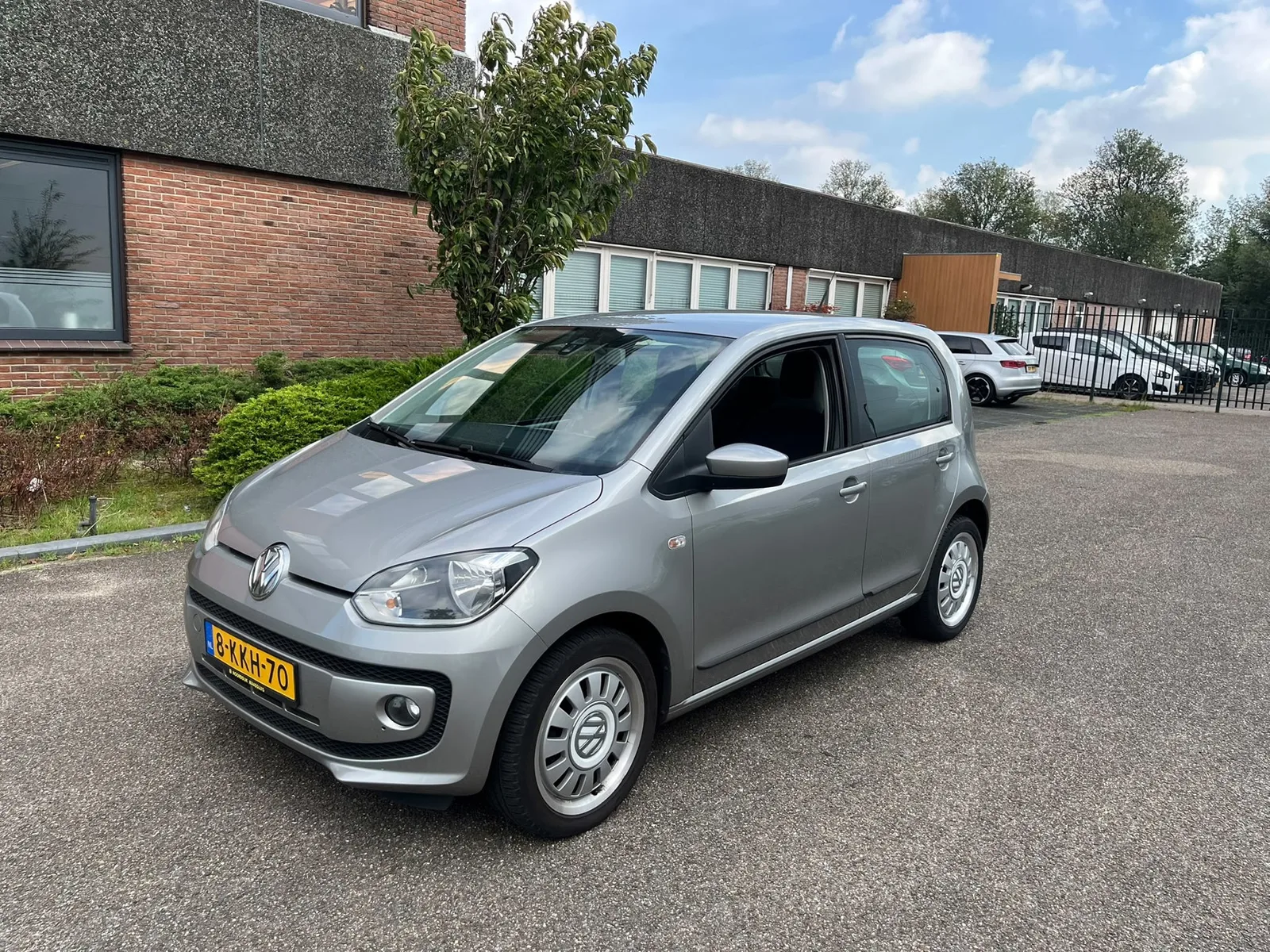 Volkswagen Up! (2013) — foto 1