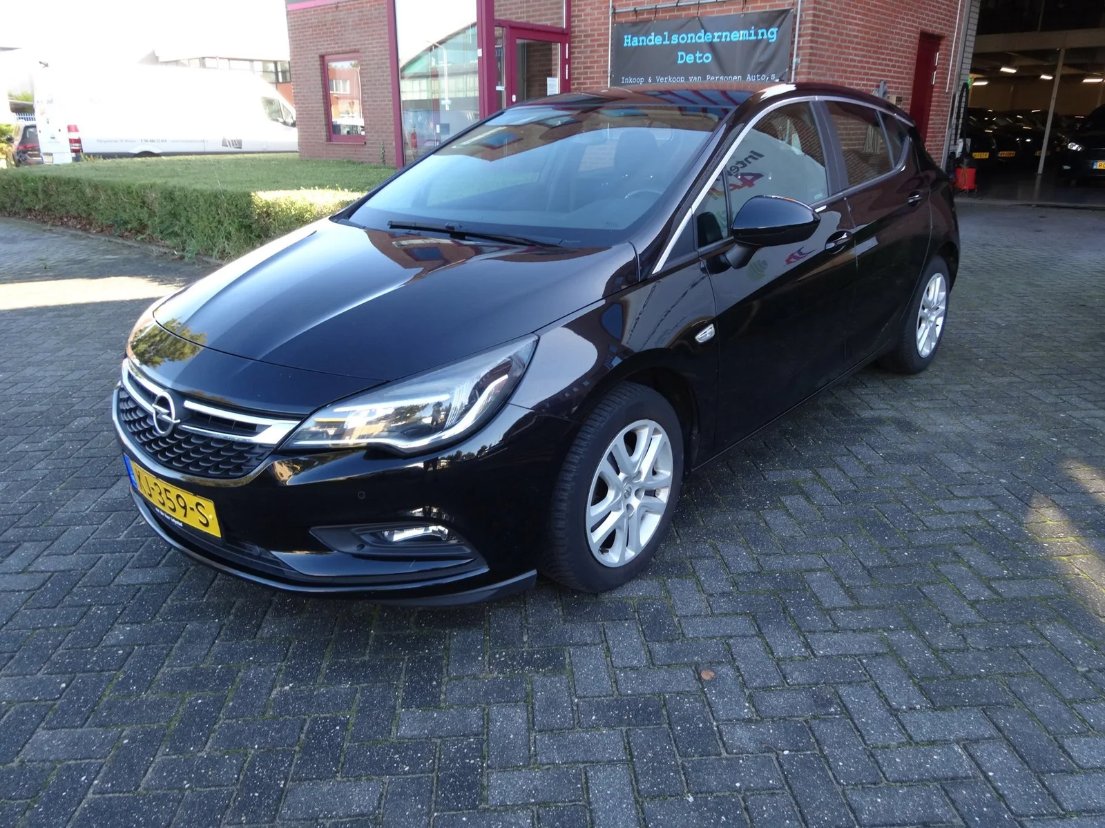 Opel Astra (2016) — foto 1