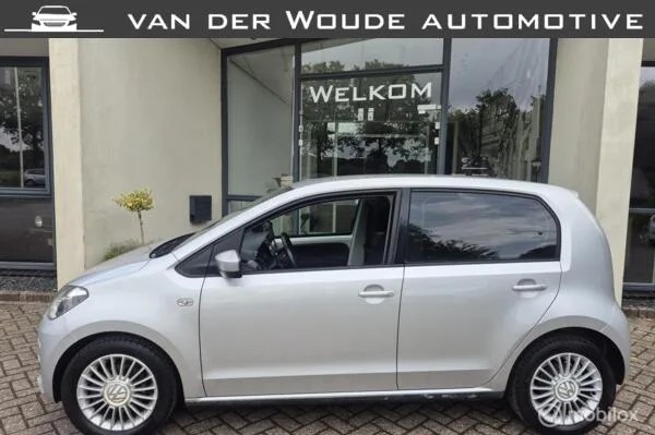 Volkswagen Up! (2013) — foto 1