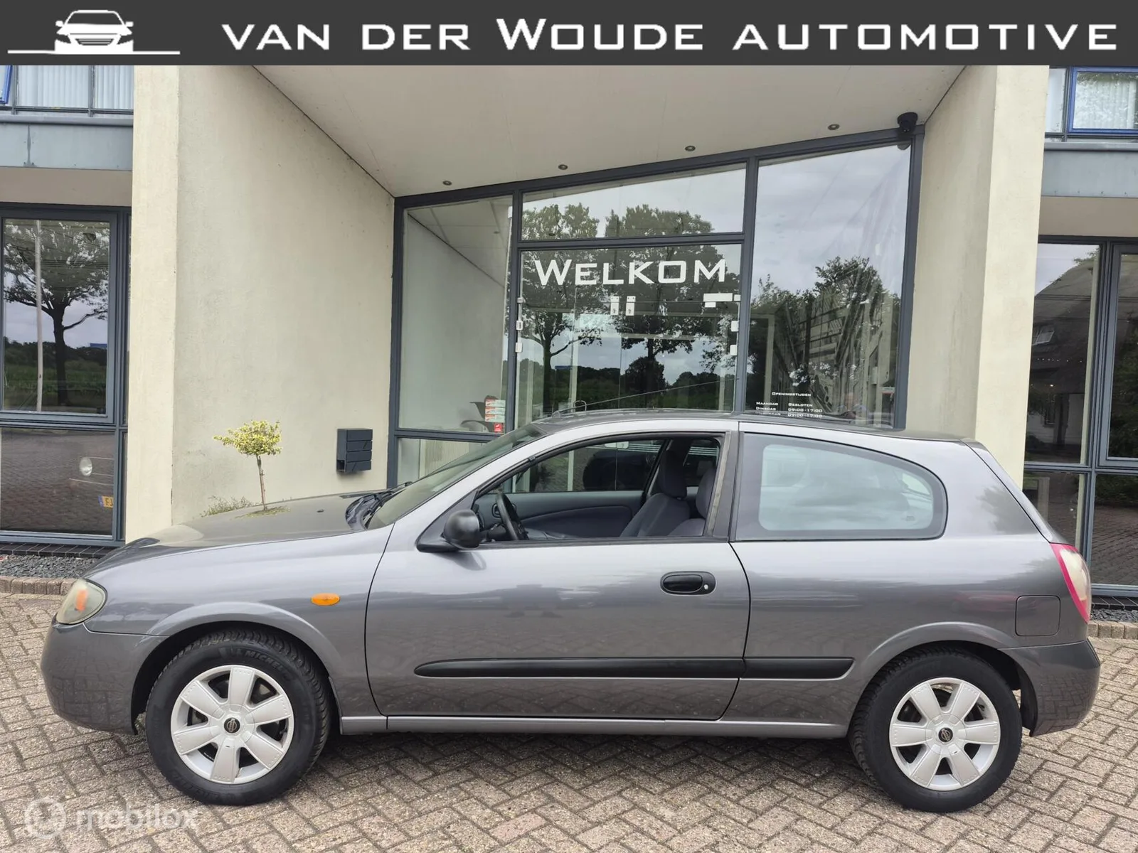 Nissan Almera (2003) — foto 1