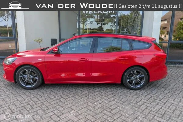 Ford Focus (2021) — foto 1