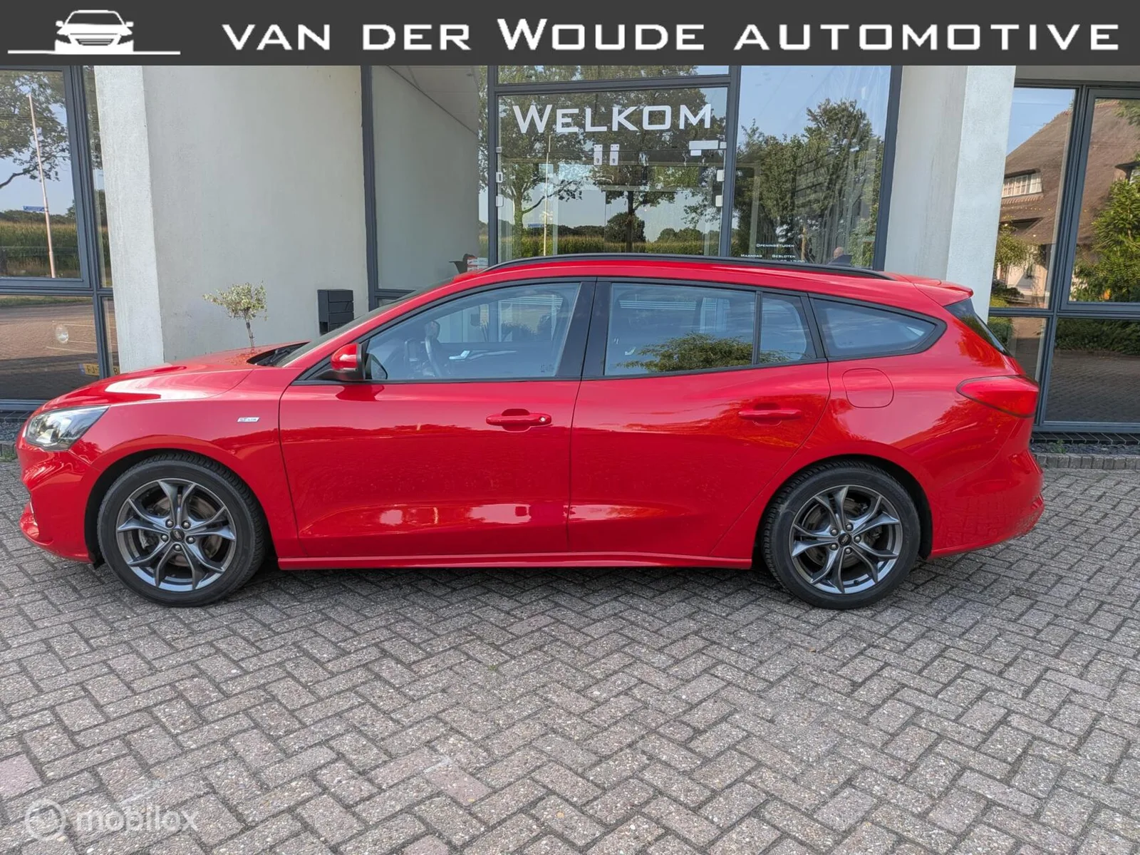 Ford Focus (2021) — foto 1