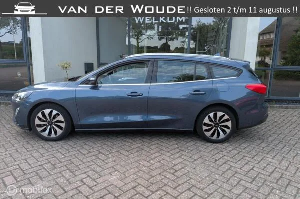 Ford Focus (2021) — foto 1