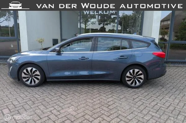 Ford Focus (2021) — foto 1