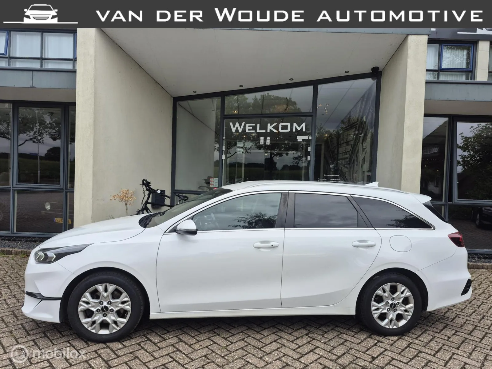 Kia Ceed Sportswagon (2022) — foto 1