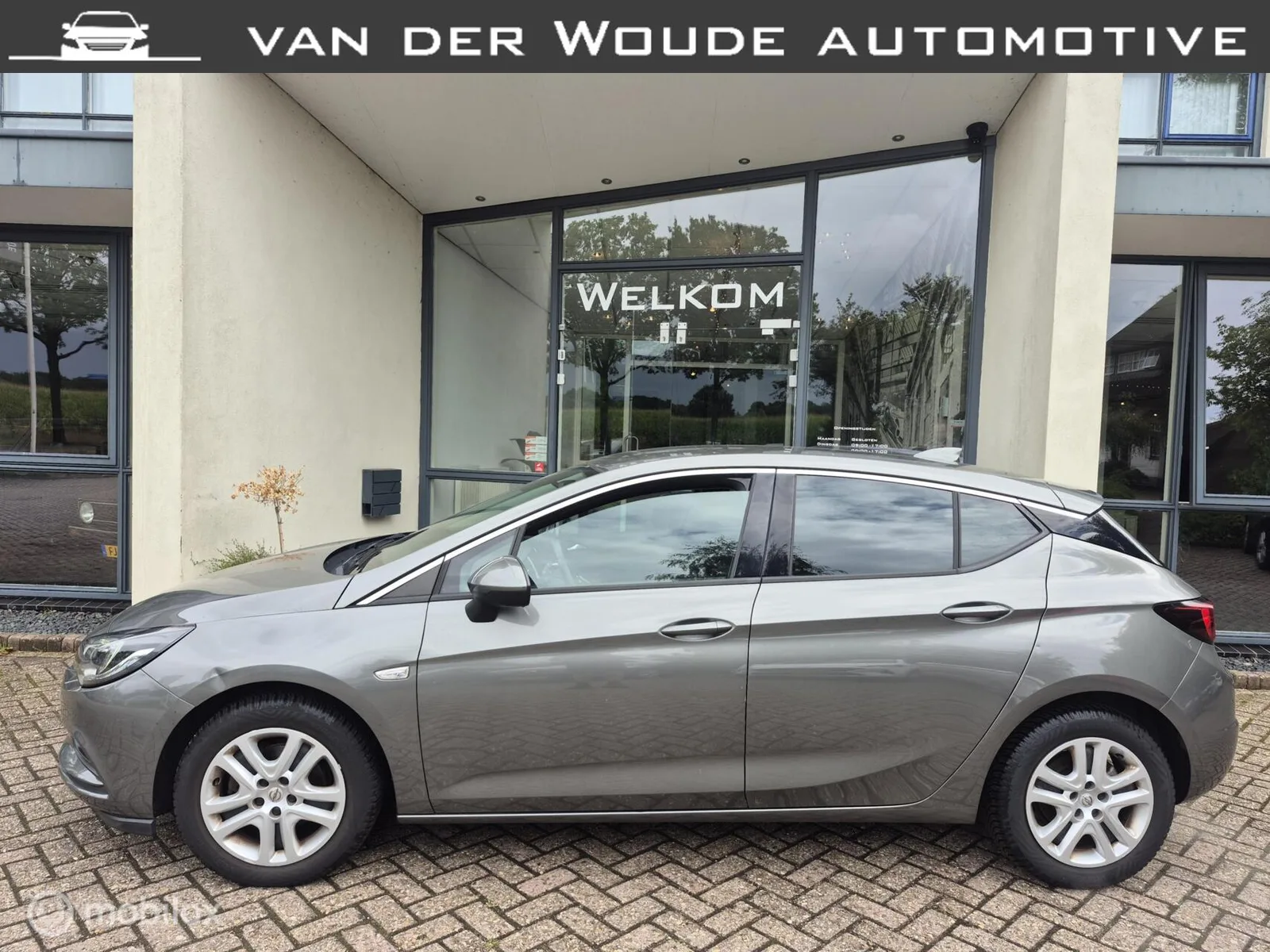 Opel Astra (2018) — foto 1