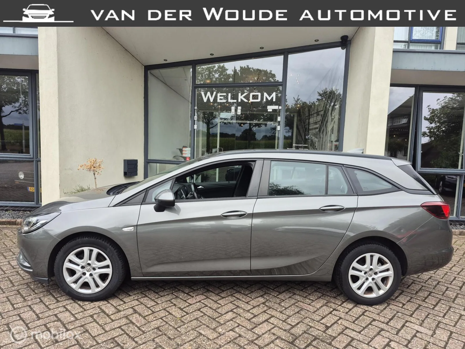 Opel Astra Sports Tourer (2018) — foto 1