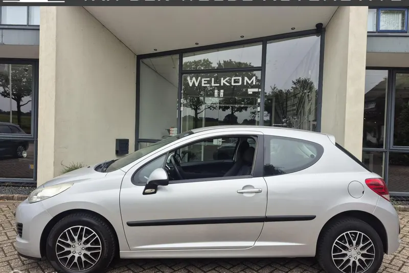 Peugeot 207 (2010)