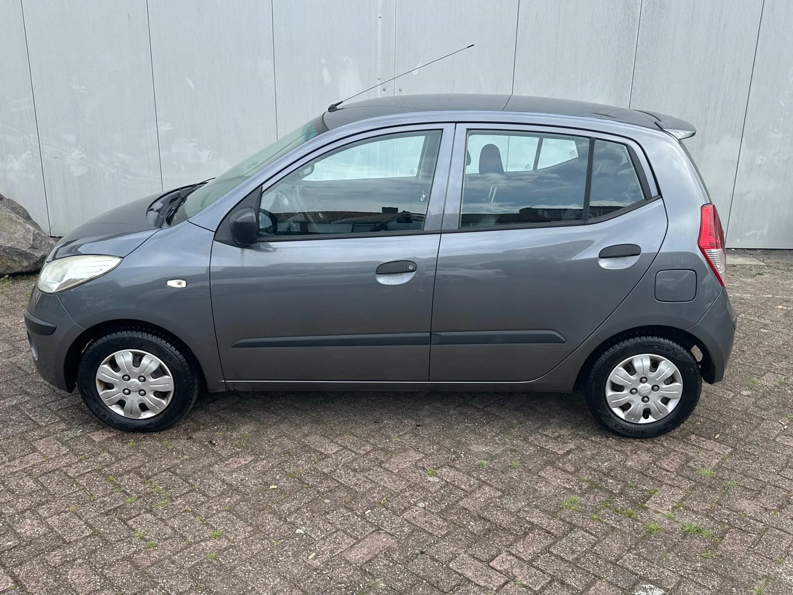 Hyundai i10 (2009) — foto 1